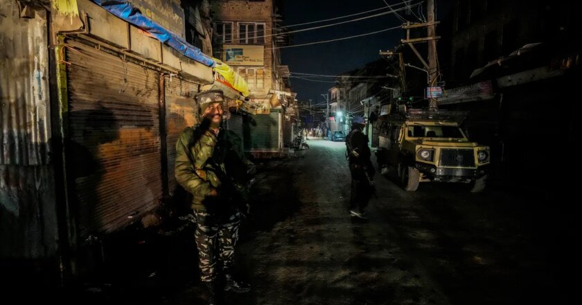 Militants in Indian-controlled Kashmir open fire on Punjabi workers, killing 1