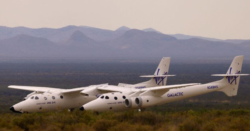Virgin Galactic mothership loses alignment pin during space plane launch,