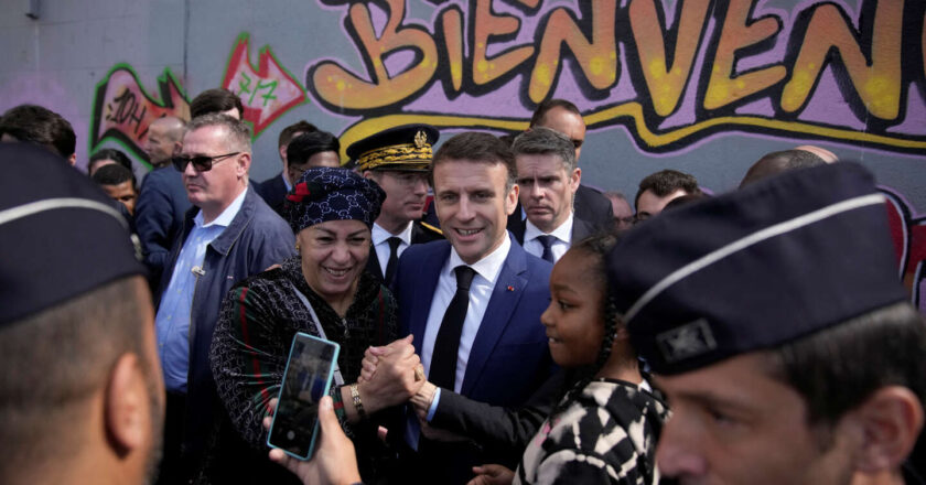 A Marseille, Emmanuel Macron annonce « plus de 82 interpellations » dans le cadre d’une « opération sans précédent » contre le trafic de drogue