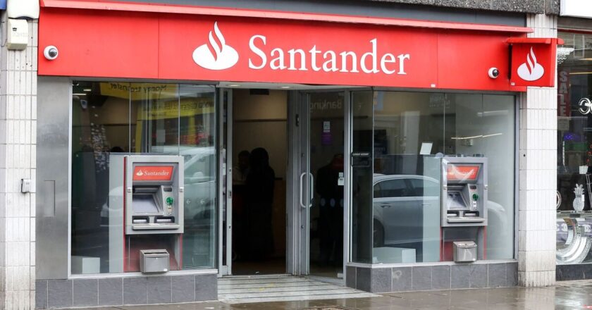 Santander customers could make £20,000 with £1,000 in their account | Personal Finance | Finance