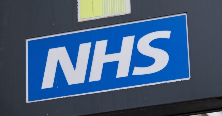 Pension warning as 200,000 NHS savers at risk of losing retirement savings | Personal Finance | Finance