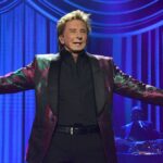 Barry Manilow saying farewell to UK with emotional last gigs | Celebrity News | Showbiz & TV