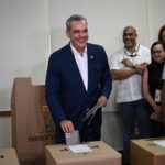 En République dominicaine, le président sortant Luis Abinader réélu