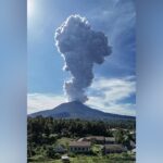 Wild images show Indonesian volcano eruption
