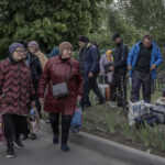 dans la région de Kharkiv, des milliers d’Ukrainiens évacuent les villages frontaliers de la Russie