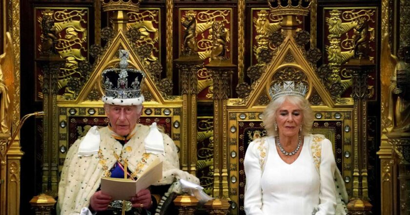 Charles III présente le premier programme travailliste en quinze ans, lors du « discours du roi »