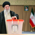 En Iran, le second tour de la présidentielle oppose un candidat réformiste à un ultraconservateur