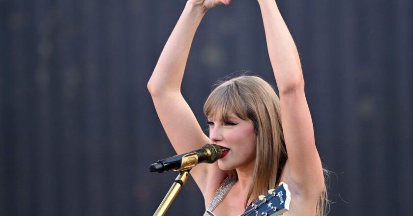 Taylor Swift endorses Kamala Harris in response to fake AI Trump endorsement