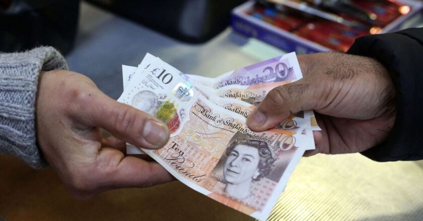 UK workers urged to claim new £4,684 handout from today | Personal Finance | Finance