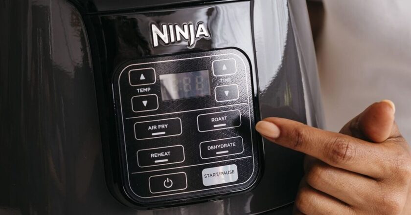 UK households urged to buy air fryer and save £161 before October rise | Personal Finance | Finance