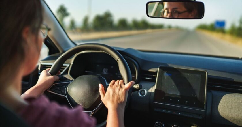 Expert’s ‘£5K fine’ warning for little-known driving mistake | UK | News