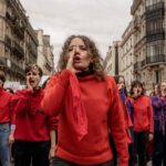 Au rassemblement contre les violences faites aux femmes, à Paris : « Si le procès des viols de Mazan peut provoquer l’étincelle qui fout le feu partout, tant mieux »