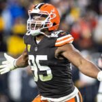 Browns use blizzard conditions to upset AFC North rival Steelers in 4th quarter comeback