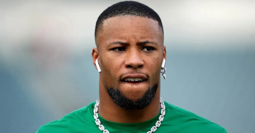 Saquon Barkley and family not happy about Eagles sitting him with chance to break NFL rushing record
