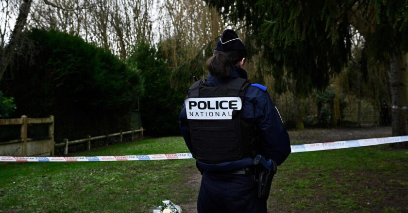 le suspect, mis en examen, voulait « racketter une personne pour se calmer »
