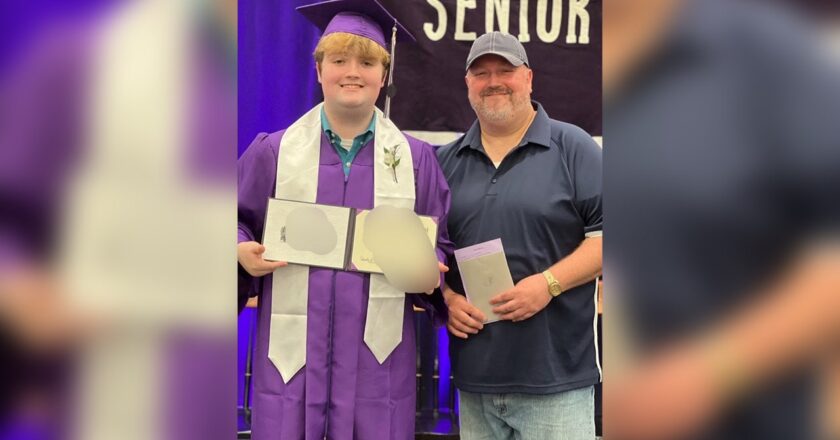 Dad uses diet plan to lose nearly 200 pounds for son’s graduation