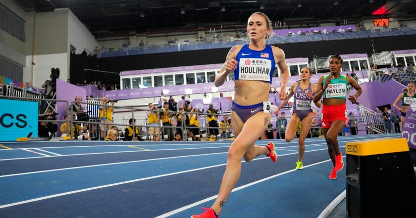 Shelby Houlihan wins silver at world indoor championships