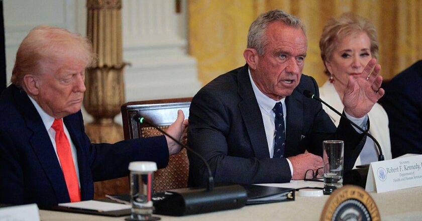 RFK Jr.’s « MAHA » report contained nonexistent studies. White House says it will be updated.