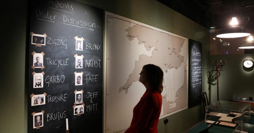Au Royaume-Uni, un siècle de secrets du MI5 exposé au musée
