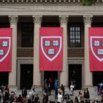 Harvard va pouvoir accueillir de nouveaux étudiants étrangers, confirme une juge fédérale