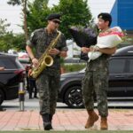 En Corée du Sud, la fin du service militaire des membres du boys band BTS redonne espoir aux fans