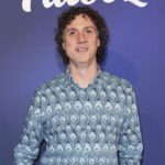 Darragh Ennis uses genius method to keep flies away