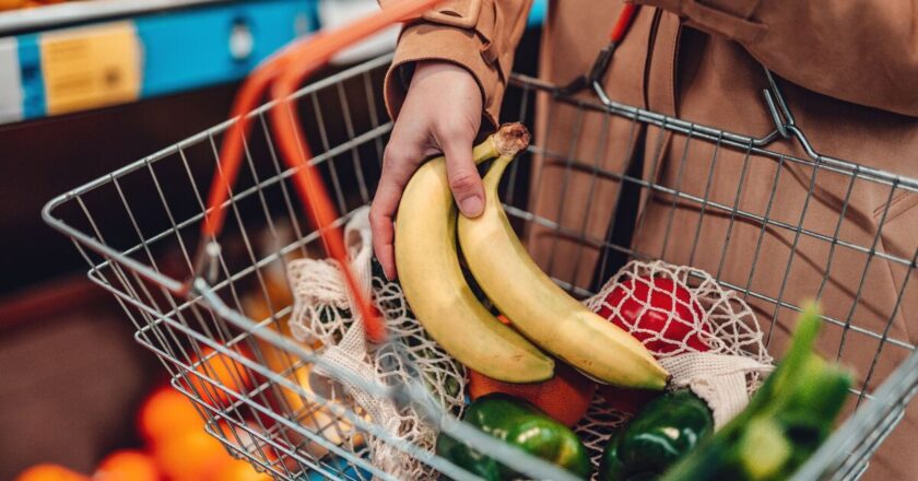 Brits ‘should eat two fruits to avoid dehydration’ during heatwave
