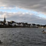 à Locmariaquer, dans le Morbihan, le maire tente en vain de favoriser l’habitat à l’année