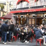 La Mairie de Paris autorise les terrasses estivales à ouvrir une heure de plus et suscite le mécontentement de riverains et de l’opposition