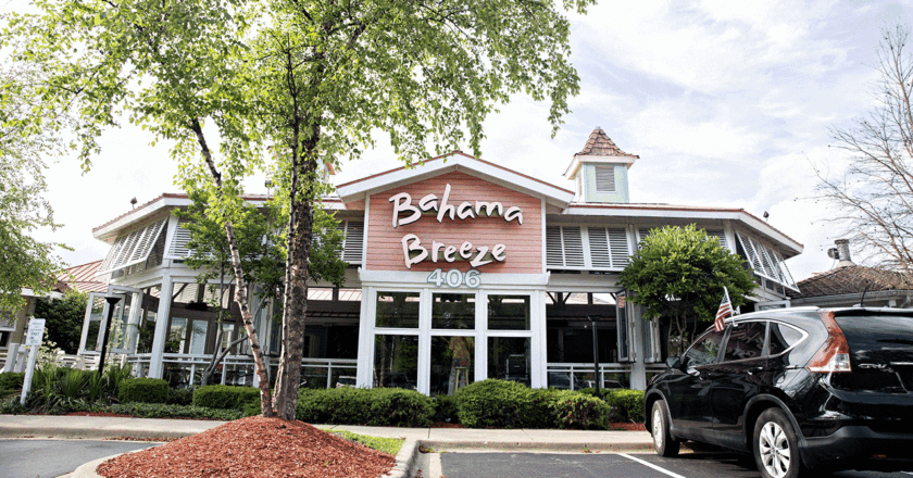 Darden Restaurants looks at potentially selling Bahama Breeze chain