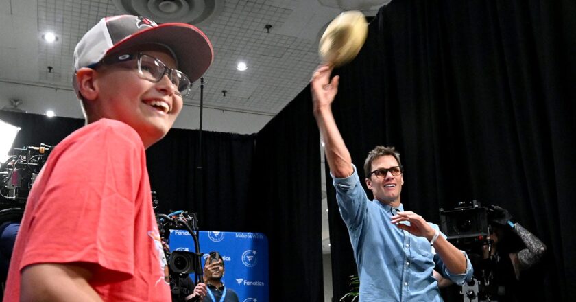 Tom Brady meets Make-A-Wish recipient at Fanatics Fest