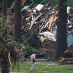 27 campeurs et moniteurs d’un camp de vacances sont morts ; le bilan total dépasse désormais les 80 victimes