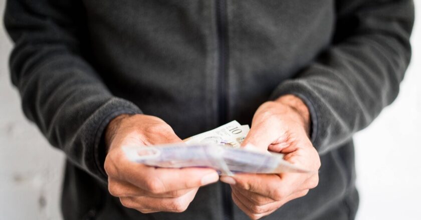 HMRC alert as thousands of people missing out on free cash | Personal Finance | Finance