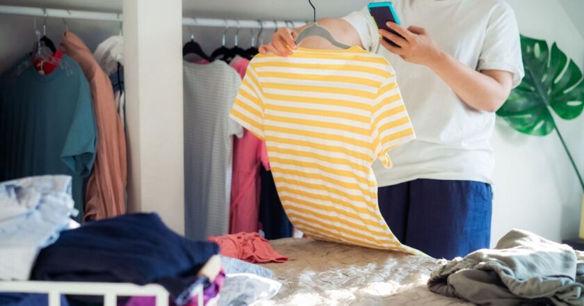 HMRC urges people earning more than £1,000 from side hustle to make ‘essential’ check | Personal Finance | Finance