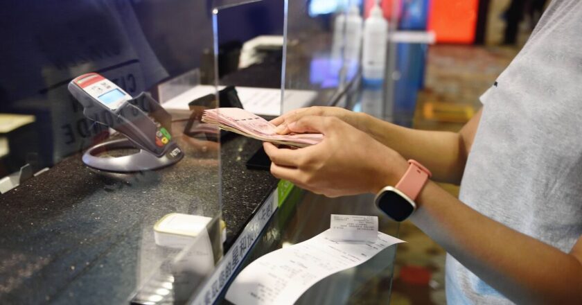 Traveller shares ‘cheapest’ spot to get foreign currency for holiday | Travel News | Travel