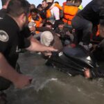 Après des images de gendarmes crevant à coups de couteau un canot de migrants dans la Manche, la doctrine de la France en question