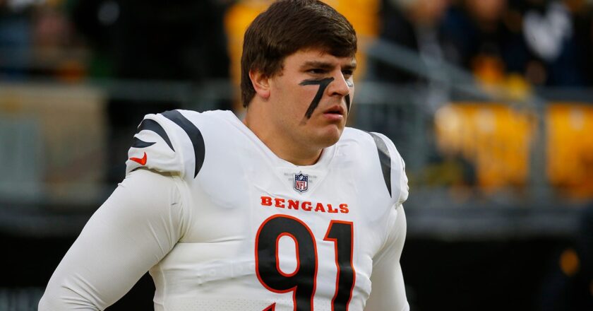 Bengals star Trey Hendrickson ends holdout amid ongoing contract dispute