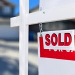 Wealthy buyers increasingly turning to cash for luxury homes: report