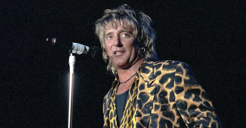 Rod Stewart’s band said classic song would never be hit: ‘Rubbish!’ | Music | Entertainment