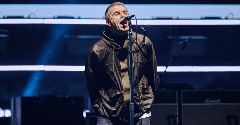 Oasis fans falls to his death during Wembley concert | Celebrity News | Showbiz & TV