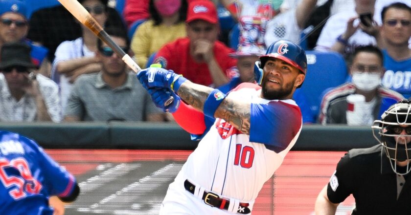 Angels’ Yoan Moncada misses game to take US citizenship test