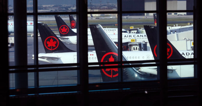 Air Canada halts flight restart after union defies back-to-work order