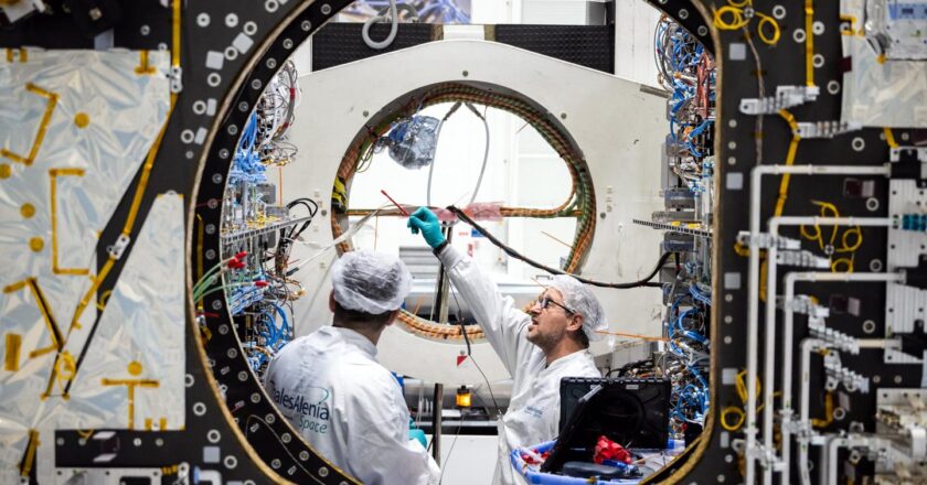 Airbus, Thales et Leonardo prêts à fusionner leurs activités satellites pour lutter contre Starlink