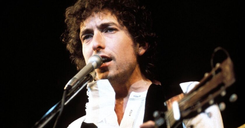 Bob Dylan fans finally figure out who he wrote Highway 61 for | Music | Entertainment