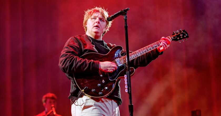 Lewis Capaldi Manchester review – embattled singer makes triumphant re | Music | Entertainment