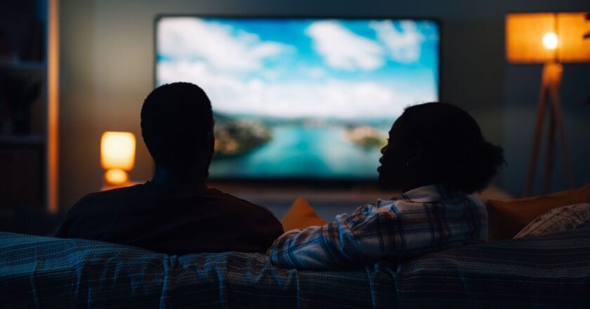 Netflix viewers ‘binge watching’ new psychological thriller series | UK | News