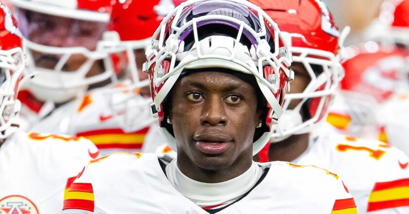 Chiefs’ Xavier Worthy injured in collision with teammate Travis Kelce