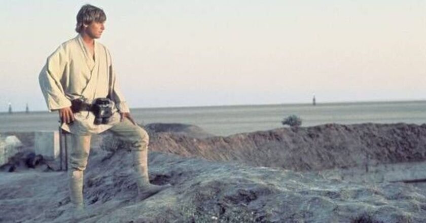Eerie abandoned Star Wars set left to rot in desert as sand slowly engulfs it | Films | Entertainment