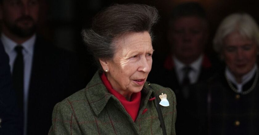Princess Anne borrows wedding tiara from museum display | Royal | News