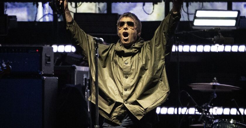 Oasis At Their Glorious Best | Music | Entertainment